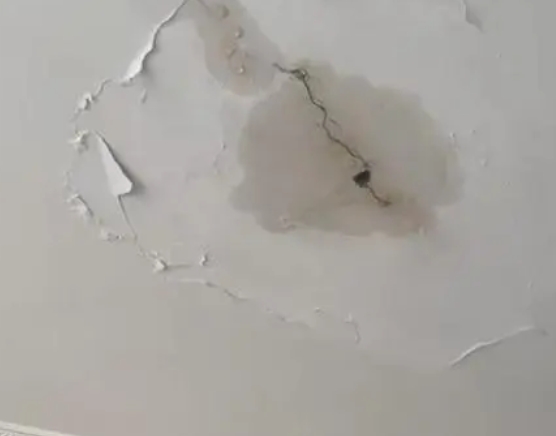 琼结阳台漏水维修公司分享下屋面防水工程质量问题原因分析